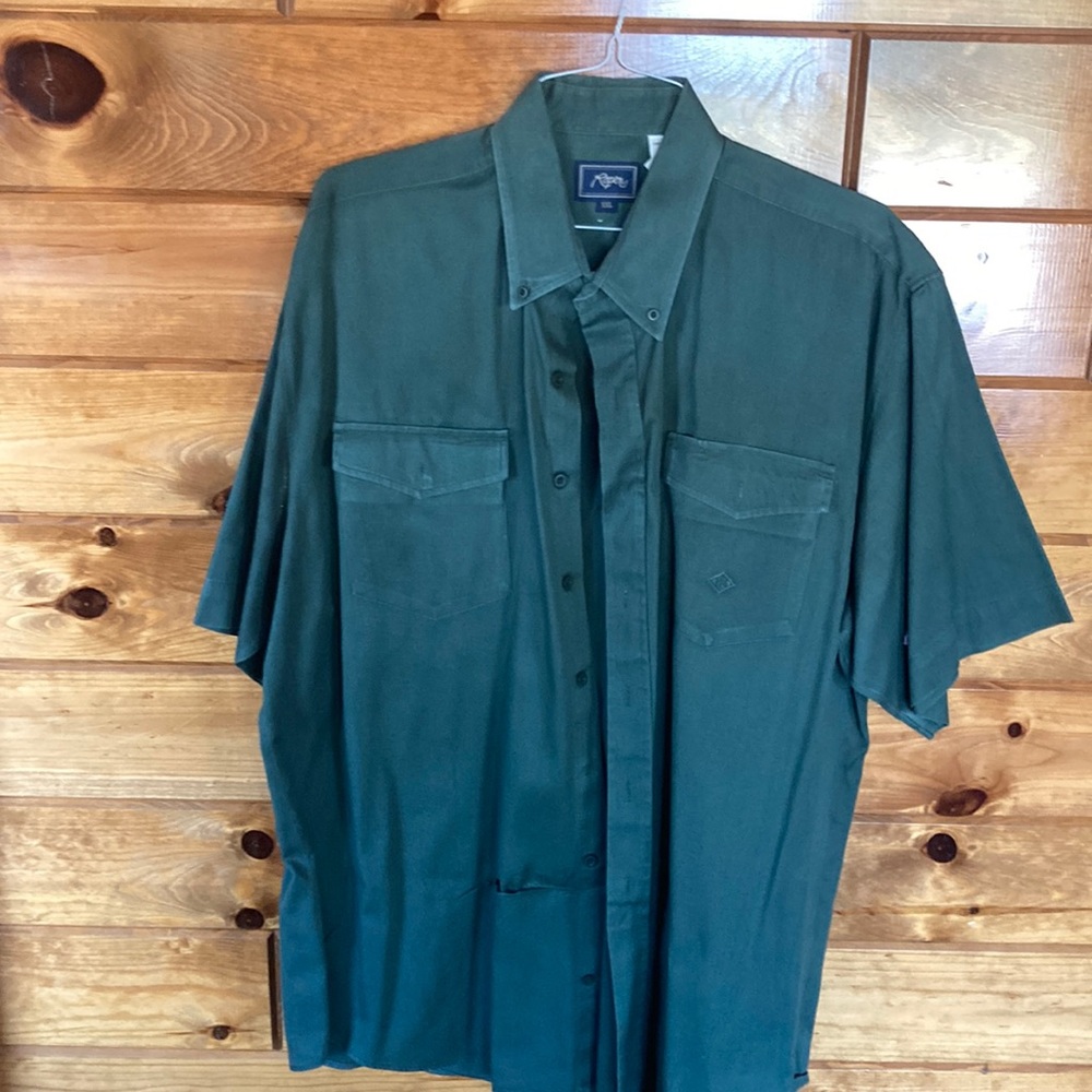 Men’s short sleeve dress shirt